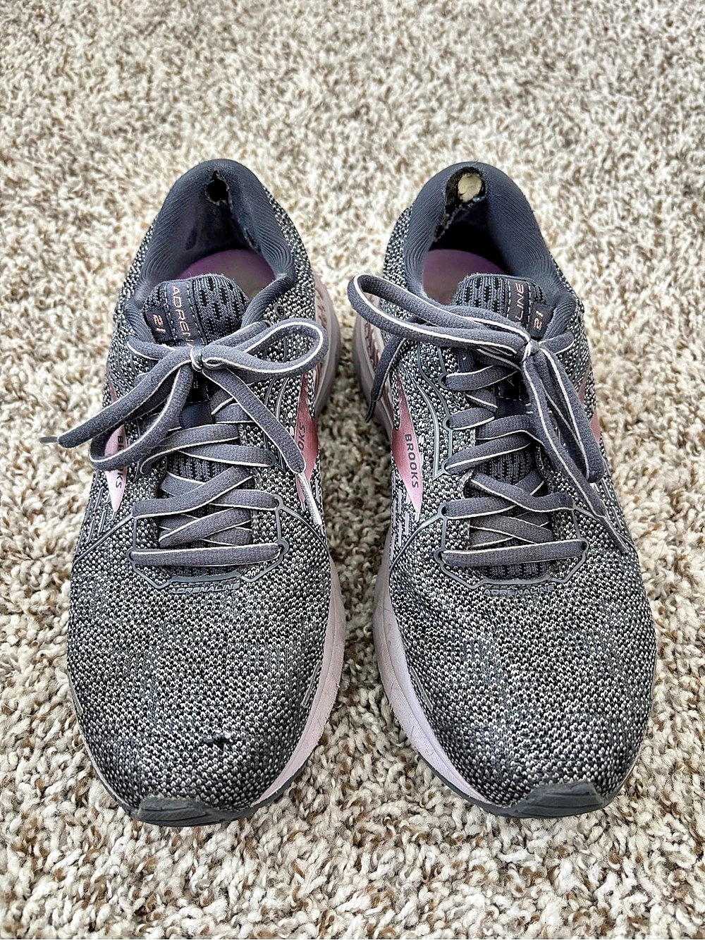 Brooks Adrenaline GTS 21 Athletic Shoes